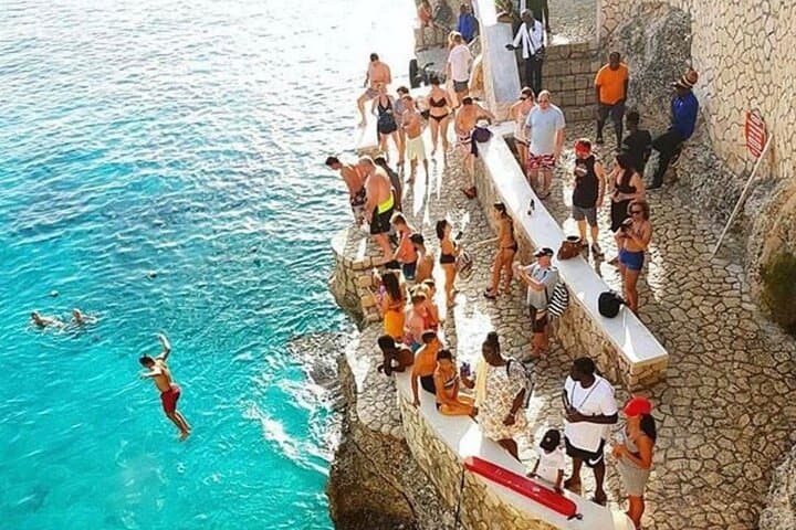 Experience the Magic of Negril's Sunset Party Cruise photo 4