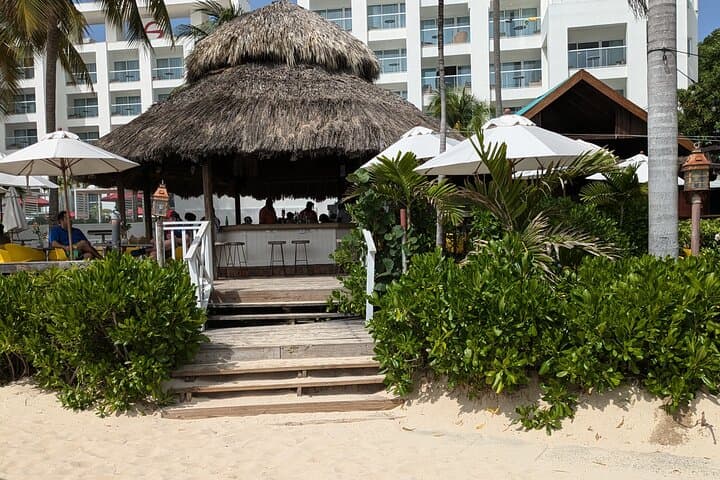Doctors Cave Beach Break & Montego Bay Highlights — Beach Day, Snorkel and Local Flavors photo 4