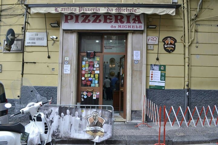 Naples Pizza Origins Exploration Game: Self-Guided Old Town Food Quest photo 6