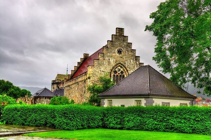 Explore Bergen’s Historic Core: Private City Sightseeing Tour