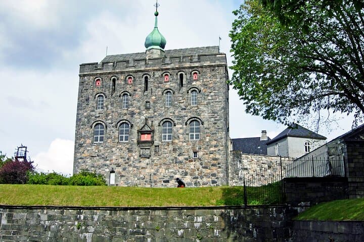 Explore Bergen’s Historic Core: Private City Sightseeing Tour photo 2