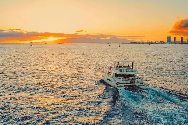Waikiki Sunset Yacht Cruise with Captain's Tasting — Small-Group Luxury