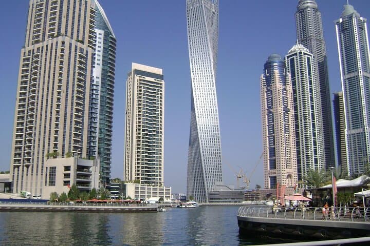 Effortless Jumeirah Lake Towers Pickup and Drop-Off — Private Transfers in Dubai photo 6