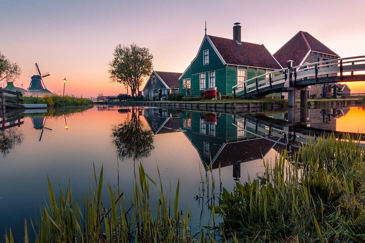 Private Zaanse Schans and Volendam Tour — Windmills, Cheese & Clogs photo 2