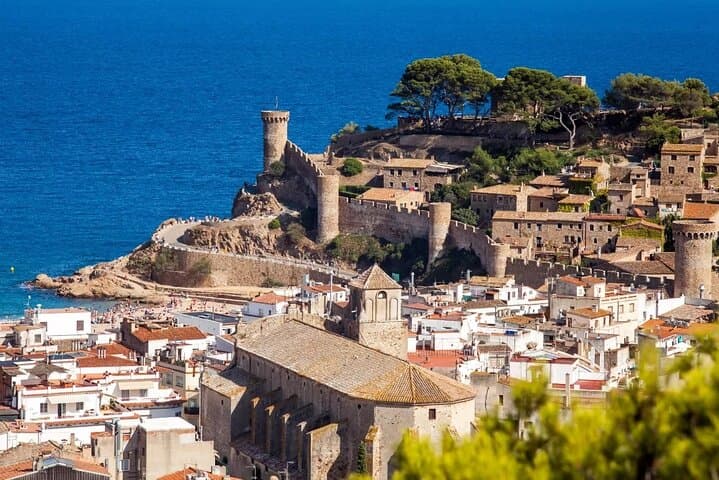 Costa Brava Coastal Hike & Snorkel: Tossa de Mar Day Trip from Barcelona