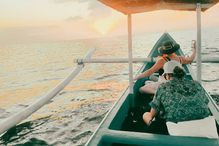 Sunset Cruise to Uluwatu Cliffside: Golden Horizon & Jimbaran Seafood Dinner photo 4