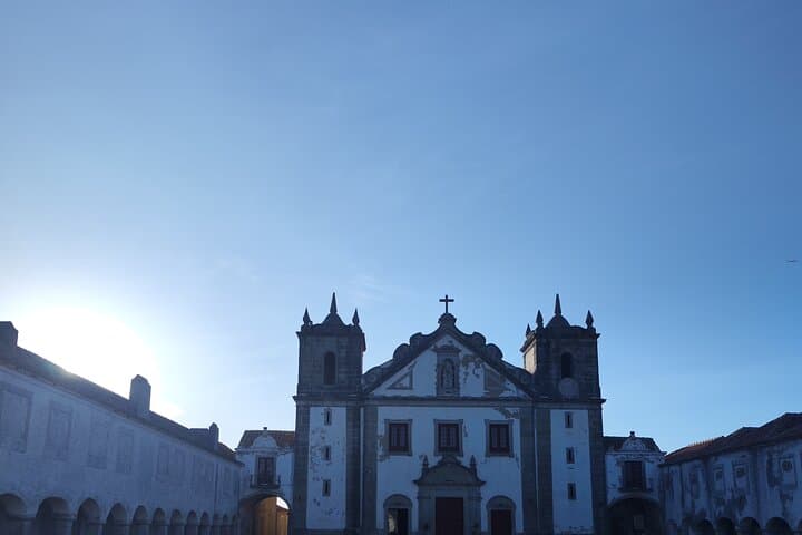 Coastal Castles & Cliffside Bays: Sesimbra and Serra da Arrábida Half-Day Tour photo 2