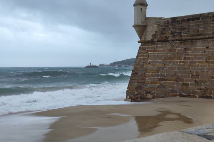 Coastal Castles & Cliffside Bays: Sesimbra and Serra da Arrábida Half-Day Tour photo 5