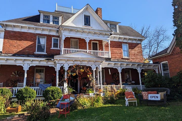 Custom Private Day Trips from Asheville to Saluda, Flat Rock & Hendersonville photo 2