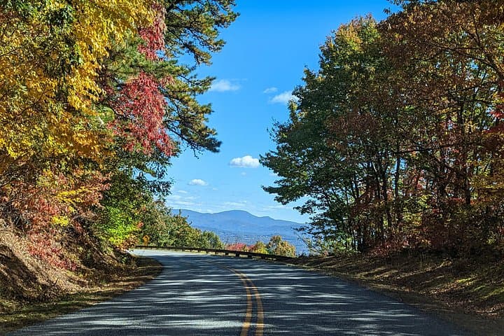 Custom Private Day Trips from Asheville to Saluda, Flat Rock & Hendersonville