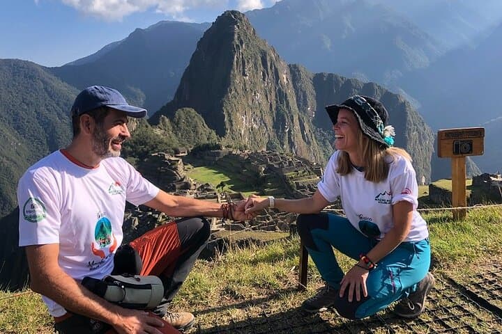 2-Day Machu Picchu Tour from Cusco: Overnight in Aguas Calientes and Guided Citadel Visit