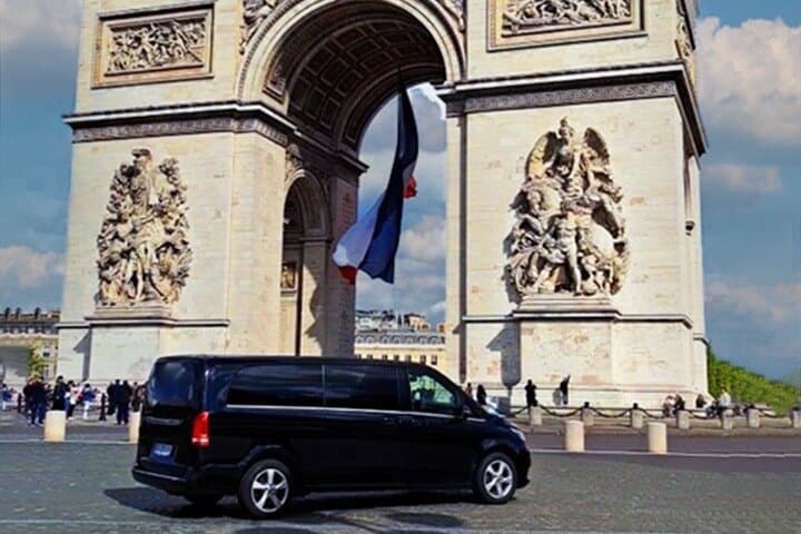 Private Full-Day Paris Van Tour with Professional Photoshoot