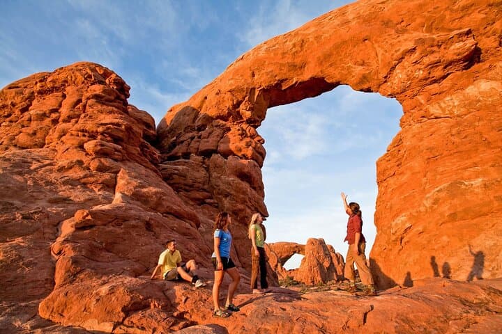 Arches National Park Morning Tour: Guided 4-Hour Exploration from Moab