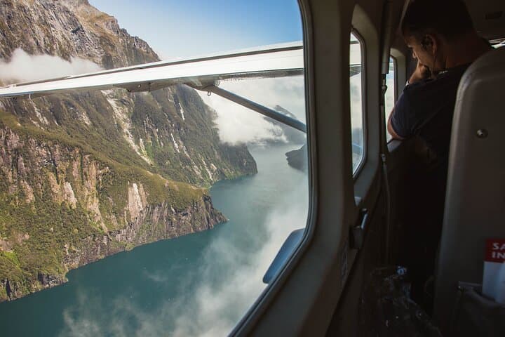 Milford Sound Scenic Cruise with Round-Trip Flights from Queenstown photo 1
