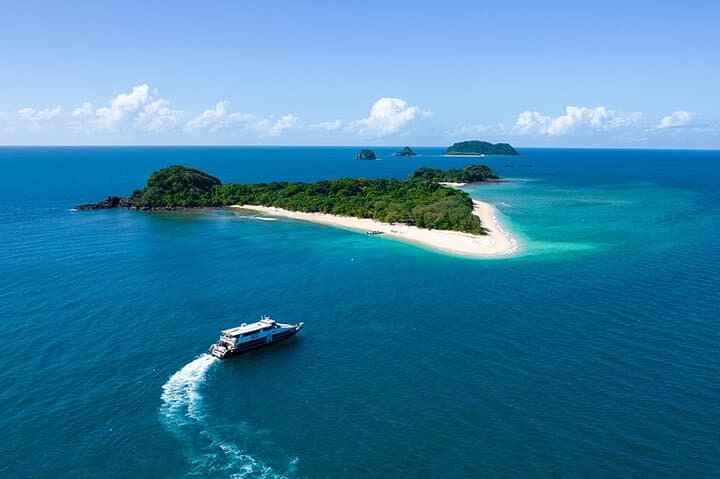 Frankland Islands Great Barrier Reef: All-Inclusive Day Cruise from Cairns