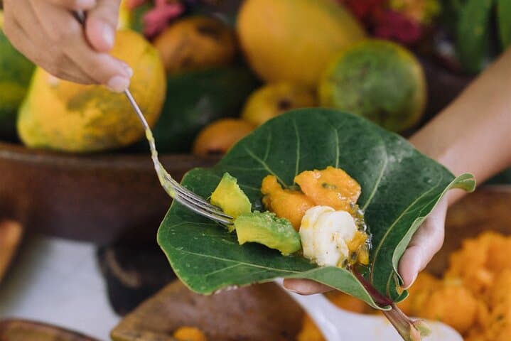 Polynesian Cultural Immersion: Cook a Traditional Meal with a Local Navigator photo 4