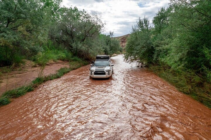 Exploring the Bentonite Hills: Capitol Reef’s Untamed Offroad Adventure photo 3