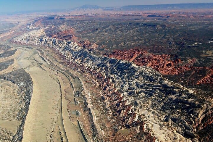 Offroad Waterpocket Fold Tour to Strike Valley Overlook: Burr Trail Switchbacks & Monocline Drive photo 3