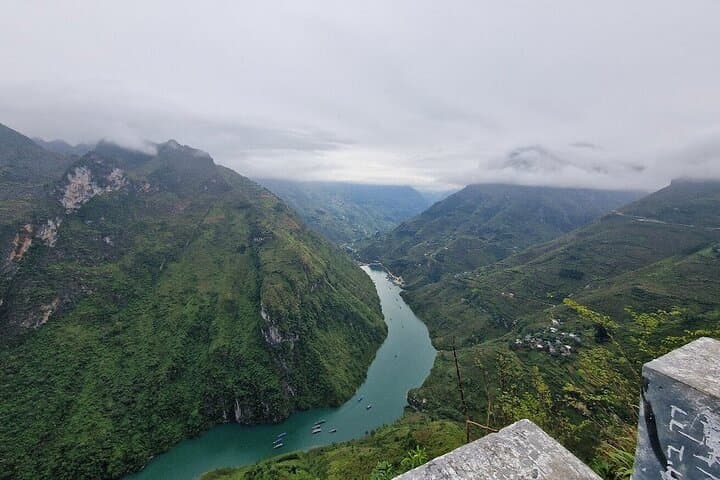 Ha Giang Loop 5-Day Car Journey: Ma Pi Leng, Dong Van & Lung Cu Flagpole