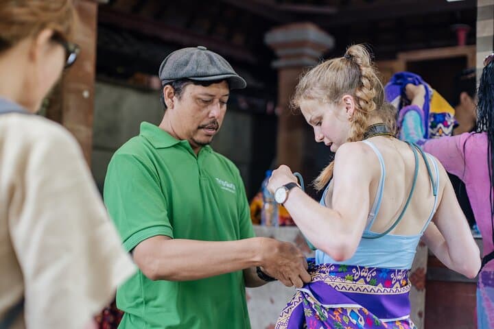 Ubud Small-Group Day Tour: Monkey Forest, Tegalalang Rice Terraces & Tirta Empul photo 5