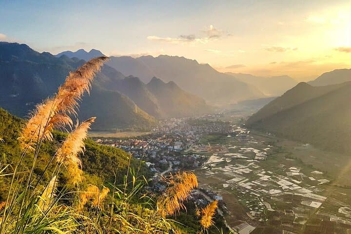 Luxury Mai Chau Day Trip: Biking, Mo Luong Cave & Thung Khe Pass from Hanoi photo 4