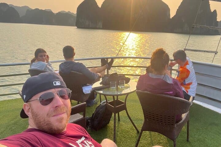 Sunset Kayak and Swim on Lan Ha Bay from Cat Ba: Cai Beo to Turtle Island