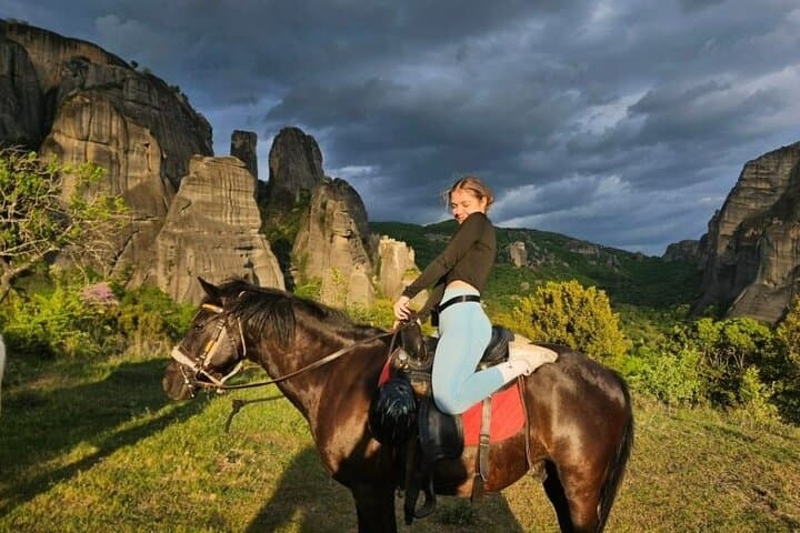 Meteora Sunset Horseback Ride: 1-Hour Panoramic Horse Tour photo 3