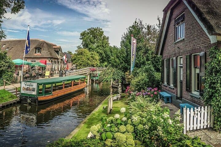 Giethoorn & Afsluitdijk: Private Day Tour from Amsterdam photo 5