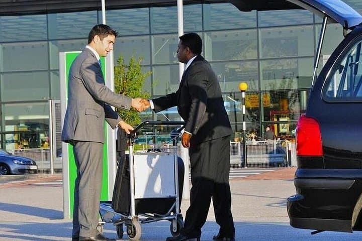 Private SUV Airport Transfer in Dubai: Reliable Door-to-Door Service photo 4