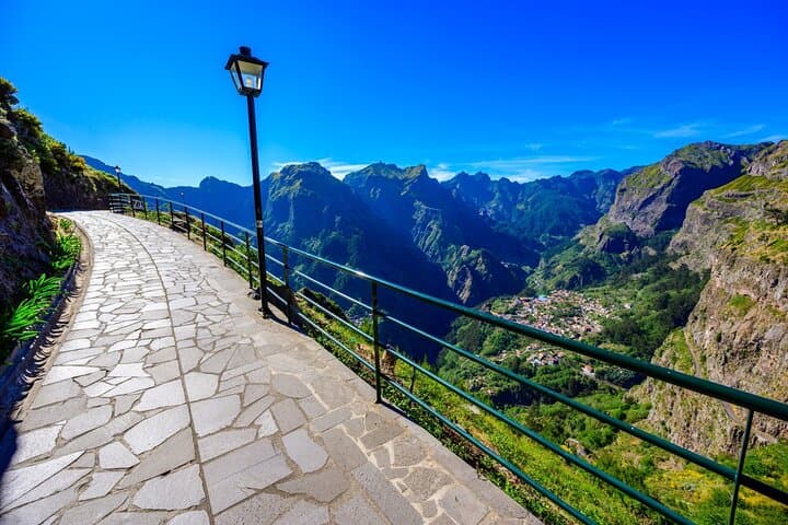 Curral das Freiras, Pico dos Barcelos & Eira do Serrado Day Tour — Madeira Interior photo 2