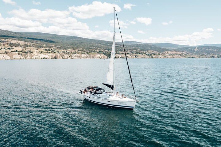 Sail Okanagan Lake: 4-Hour Naramata & Penticton Yacht Experience