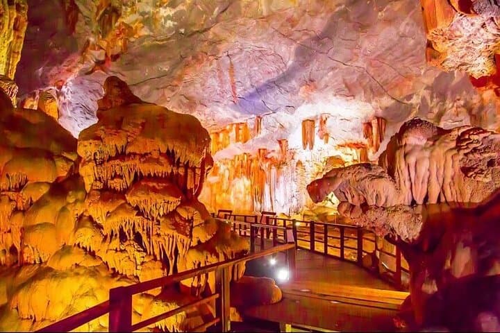 Thien Cung Cave & 4-Hour Ha Long Bay Cruise with Kayaking and Seafood Lunch photo 3