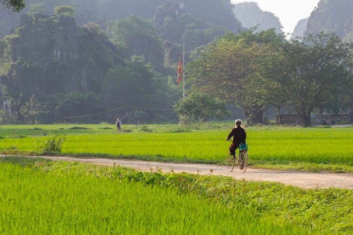 Hanoi to Tam Coc & Hoa Lu: Incense Village Day Trip from Hanoi photo 6