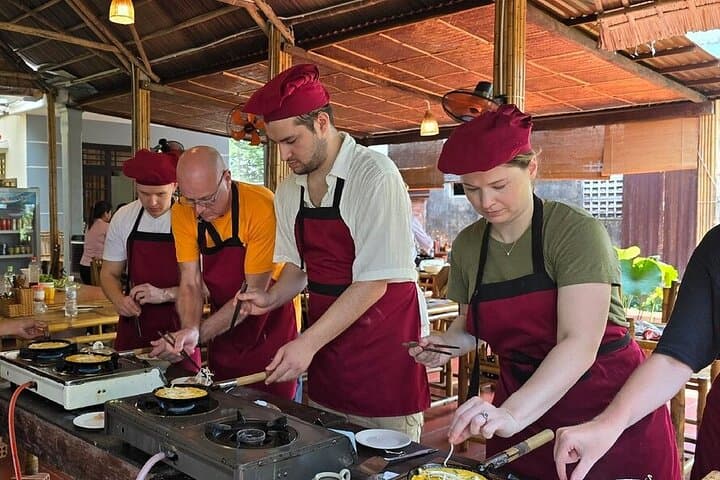Hoi An Eco Adventure: Market Tour, Basket Boat Ride & Hands-On Cooking Class