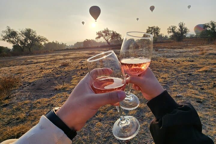 Sunrise Hot-Air Balloon Over Teotihuacan with Transfer & Cave Breakfast