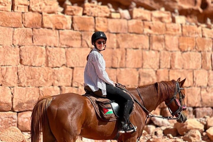 Wadi Rum Horseback Ride: 2-Hour Desert Tour to Lawrence's Sites & Red Sand Dune photo 4