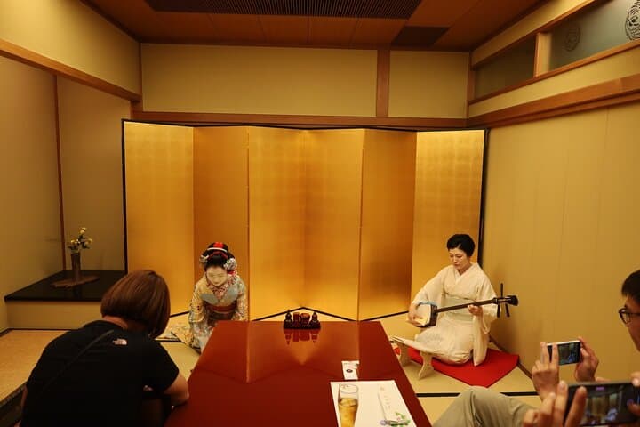 Private Geisha Dance & Dinner in Kagurazaka — Tokyo Geisha Performance Experience photo 3