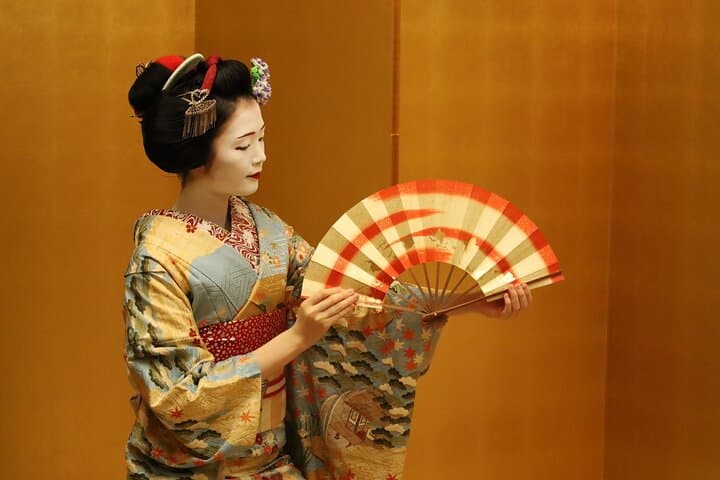 Private Geisha Dance & Dinner in Kagurazaka — Tokyo Geisha Performance Experience photo 4
