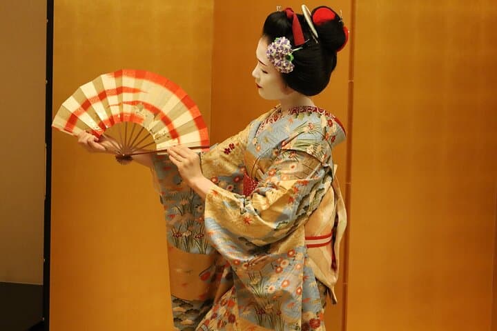 Private Geisha Dance & Dinner in Kagurazaka — Tokyo Geisha Performance Experience