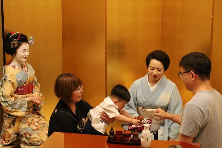 Private Geisha Dance & Dinner in Kagurazaka — Tokyo Geisha Performance Experience photo 2