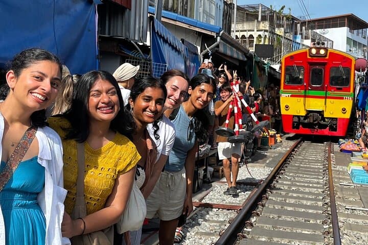 Damnoen Saduak & Mae Klong Floating and Railway Markets Private Tour from Bangkok