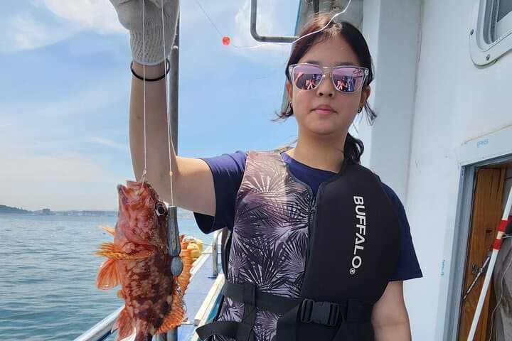 Jeju Sea Boat Fishing Tour with Fresh Seafood Lunch — Half-Day Adventure Near Jeju Airport photo 6