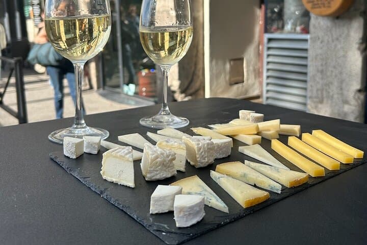 Lyon Night Aperitif Tour — 3-Hour Cheese, Charcuterie & Wine Stroll