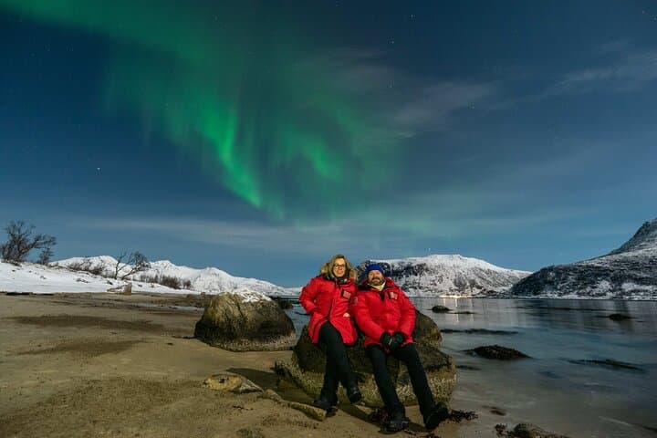 Tromsø Northern Lights Minivan Chase with Professional Photographer photo 5
