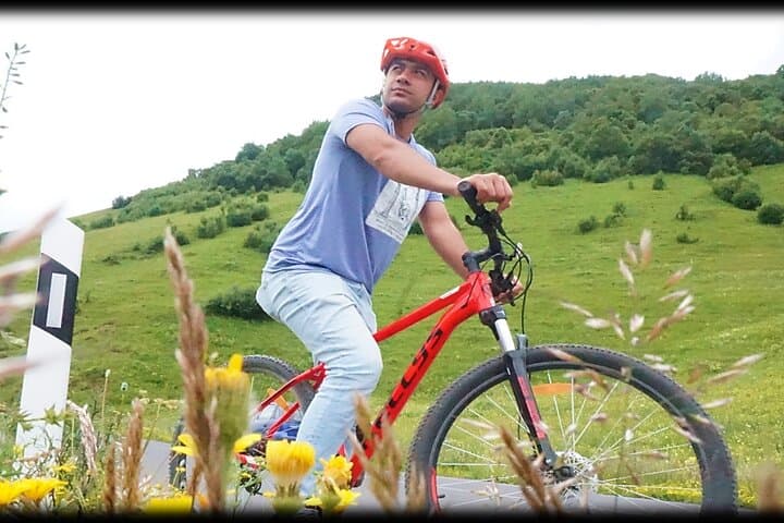 Juta Gorge Bike & Hike: Full-Day Ride Along the Georgian Military Road