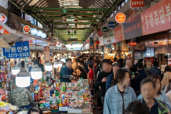 Seoul Private RV Tour — Gyeongbokgung, Gwangjang Market & Jjimjilbang Experience photo 3