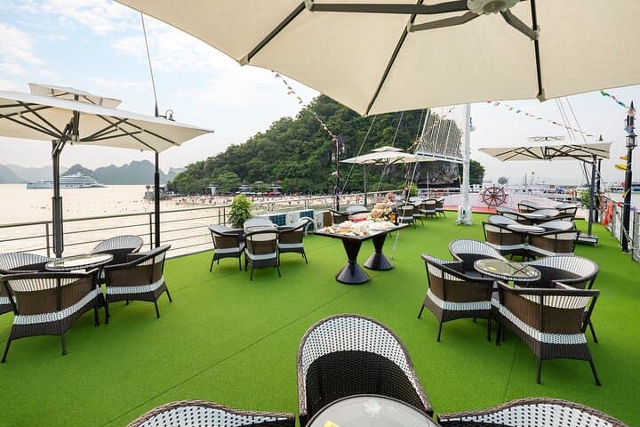Full-Day Halong Bay Cruise to Sung Sot Cave, Titov Island & Kayaking photo 3