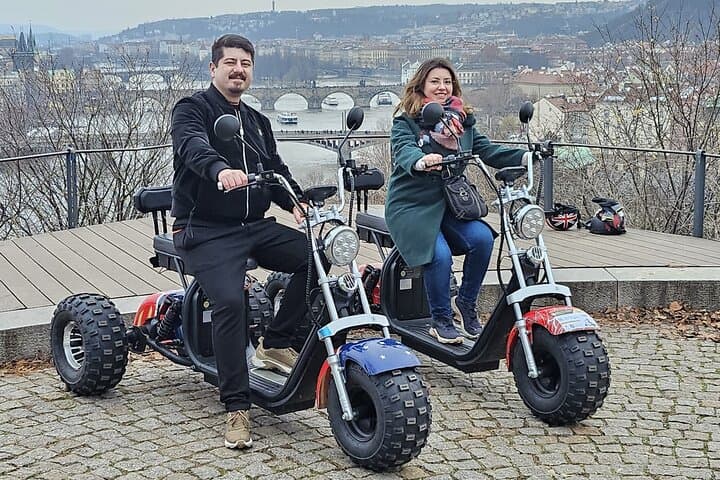 Prague Grand E-Trike Tour: 10 km Electric City Loop with Panoramic Views