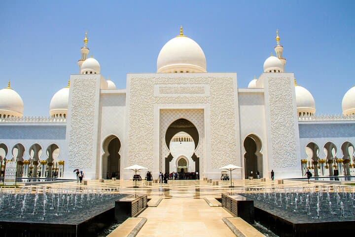 Abu Dhabi Highlights: Sheikh Zayed Mosque, Qasr Al Watan & Etihad Towers Observation Deck photo 2