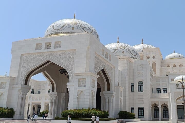Abu Dhabi Highlights: Sheikh Zayed Mosque, Qasr Al Watan & Etihad Towers Observation Deck photo 3